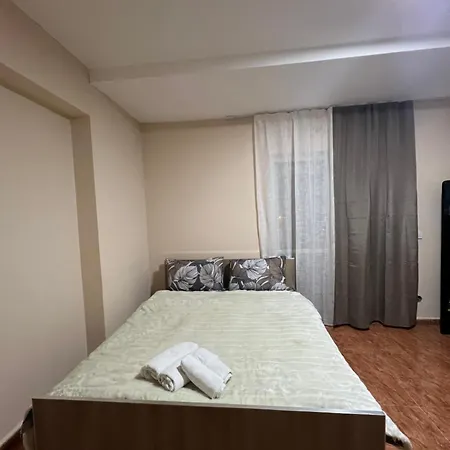 Open Door * Τίρανα