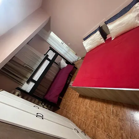 Open Door Hostel *